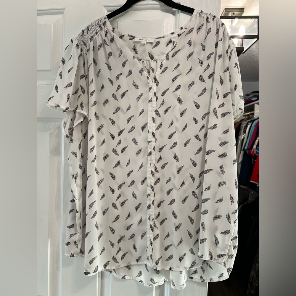 Short sleeve blouse